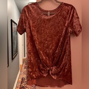 Pink velvet short sleeve top with front twist detail